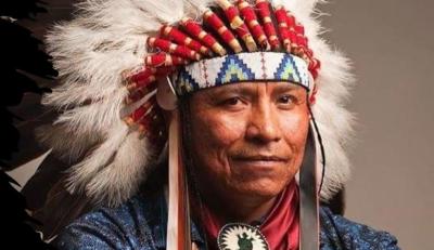 Martinjho: Navajo sjamaan &amp; spiritueel gids, brengt heling, inzicht en balans met traditie.
